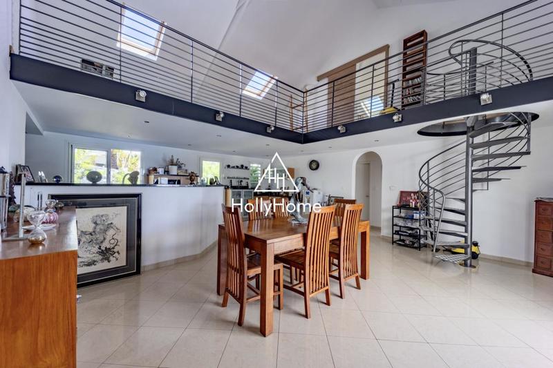 Maison ancienne - 187 m² - 7 pièces