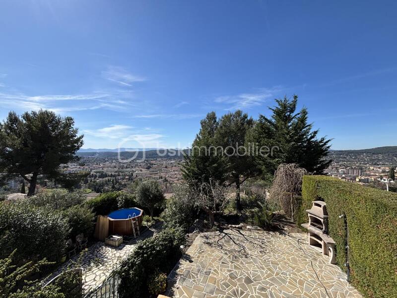 Maison jumelée - 91 m² - 4 pièces