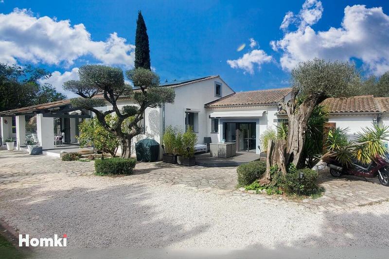 Maison - 207 m² - 6 pièces