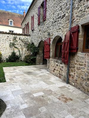 Maison - 332 m² - 9 pièces