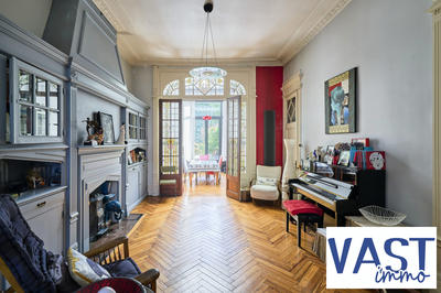 Maison ancienne - 250 m² - 8 pièces