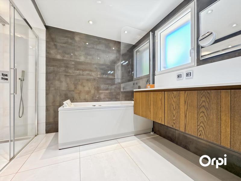 Appartement - 75 m² - 3 pièces