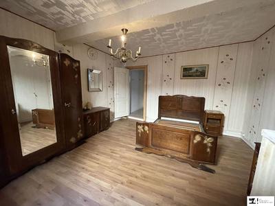 Maison traditionnelle - 177 m² - 7 pièces