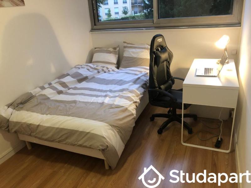 Chambre - 10 m² - 1 pièce