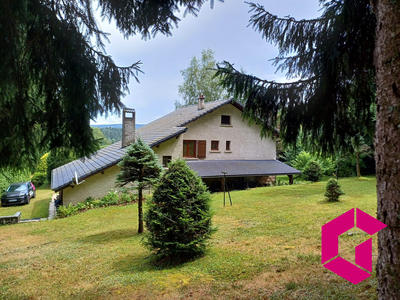 Maison - 200 m² - 11 pièces