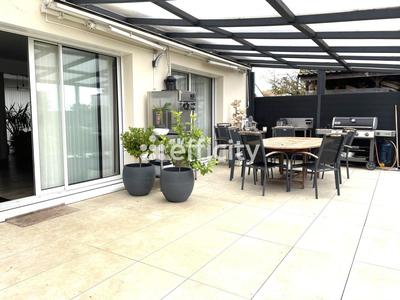Maison - 169 m² - 8 pièces