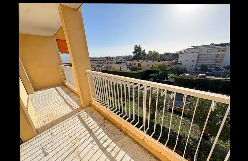 Appartement - 79 m² - 4 pièces