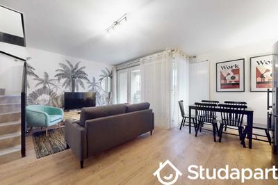 Chambre - 10 m² - 1 pièce