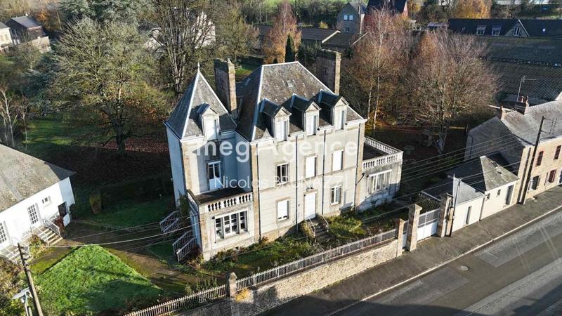 Maison - 361 m² - 14 pièces