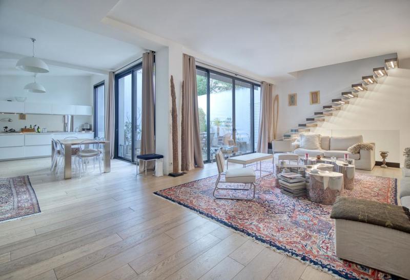 Maison - 220 m² - 6 pièces