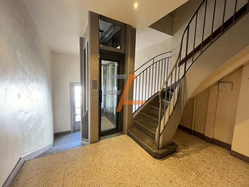 Appartement - 193 m² - 8 pièces