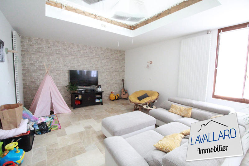 Maison traditionnelle - 203 m² - 7 pièces