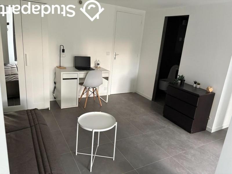 Chambre - 13 m² - 1 pièce