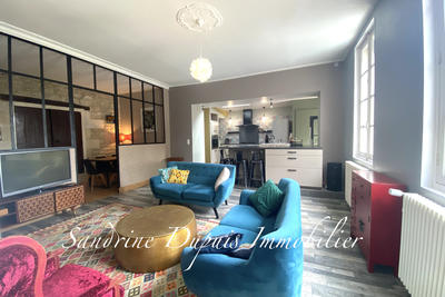 Propriété - 230 m² - 8 pièces