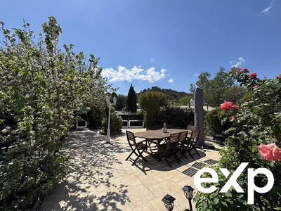 Maison - 232 m² - 8 pièces