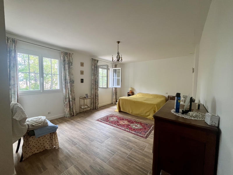 Villa - 221 m² - 6 pièces