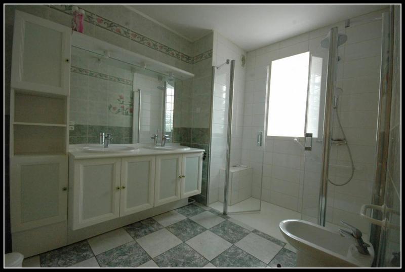 Maison de ville - 200 m² - 6 pièces