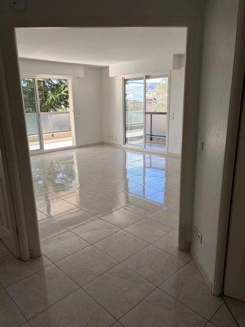 Appartement - 94 m² - 4 pièces