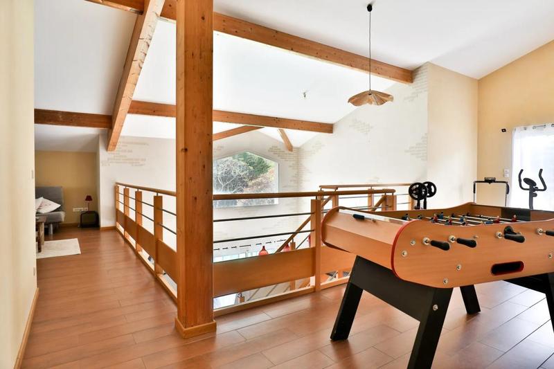 Maison - 220 m² - 5 pièces