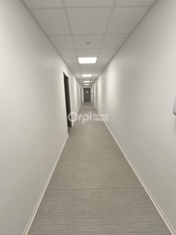 Local d'activité / Entrepôt - 1 500 m²