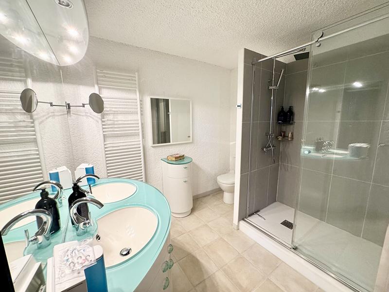 Villa - 240 m² - 8 pièces