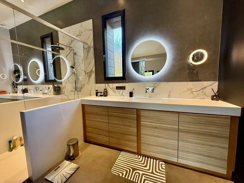 Propriété - 307 m² - 8 pièces