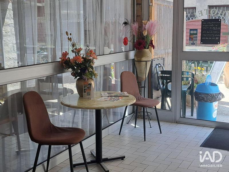 Local commercial - 1 900 m²