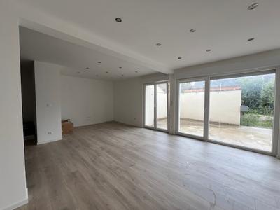 Maison jumelée - 121 m² - 5 pièces