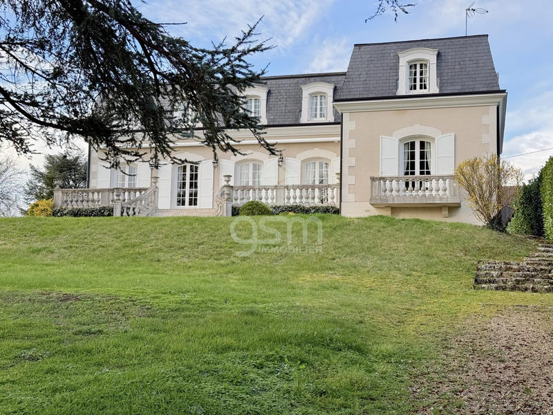 Maison - 280 m² - 7 pièces