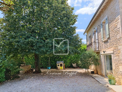 Maison - 203 m² - 6 pièces