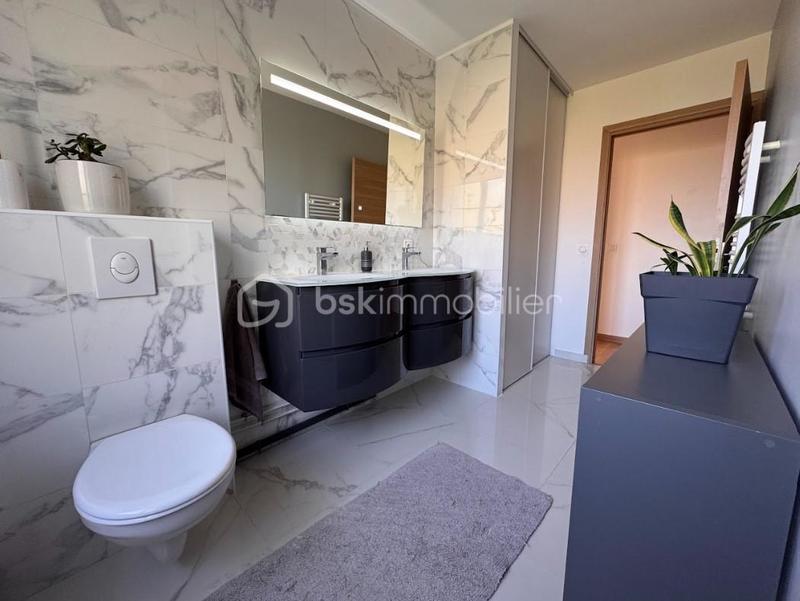 Maison traditionnelle - 90 m² - 5 pièces