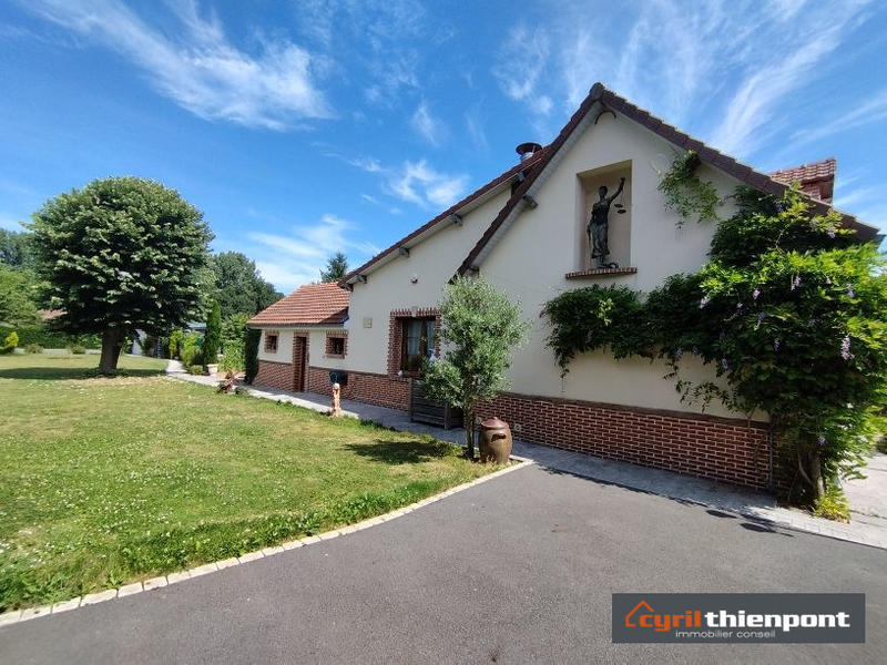 Propriété - 323 m² - 12 pièces