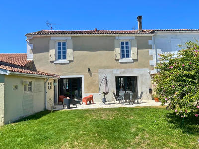 Maison - 151 m² - 6 pièces