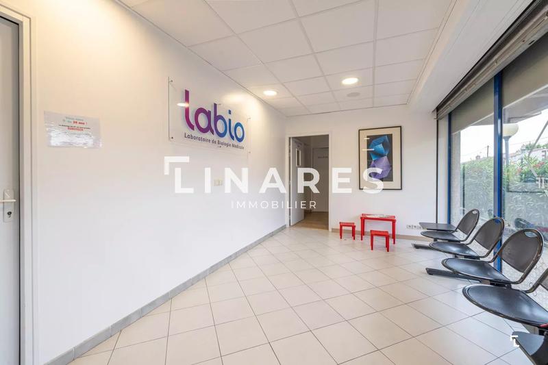 Bureau - 214 m² - 6 pièces