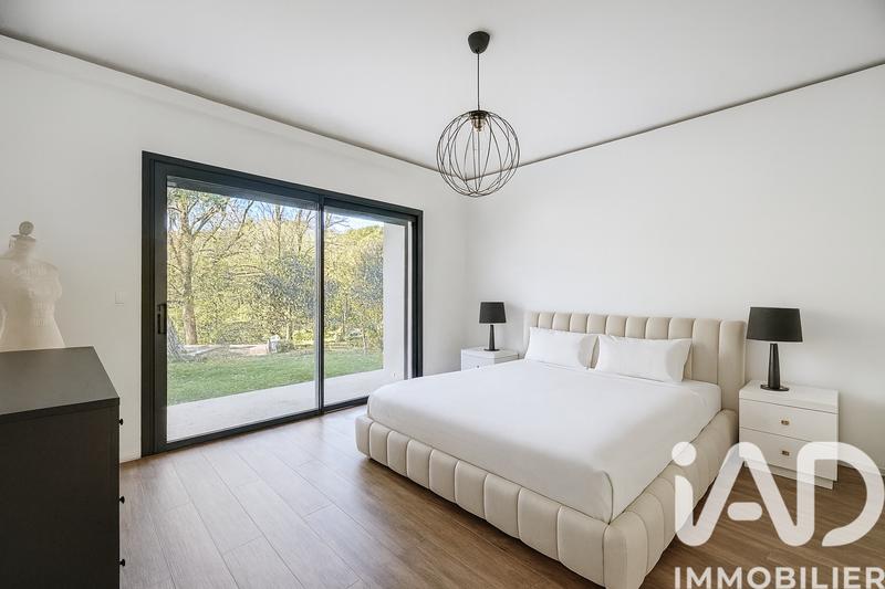 Maison - 181 m² - 5 pièces