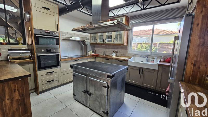 Maison - 214 m² - 7 pièces