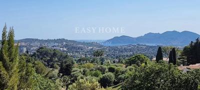 Maison - 361 m² - 9 pièces