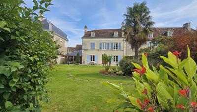 Maison de maîtres - 396 m² - 10 pièces