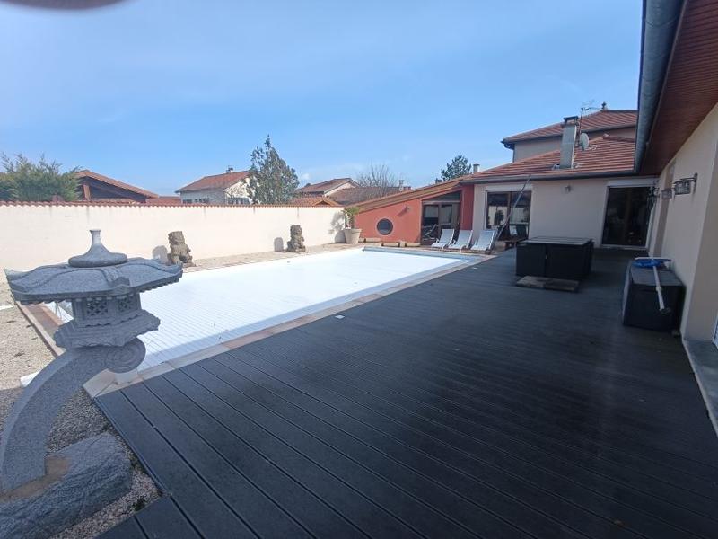 Maison - 276 m² - 8 pièces