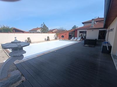 Maison - 276 m² - 8 pièces