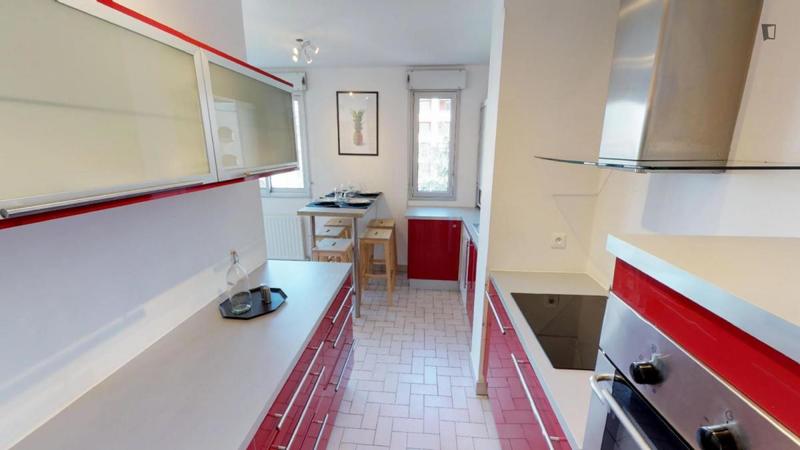 Chambre - 9 m² - 5 pièces