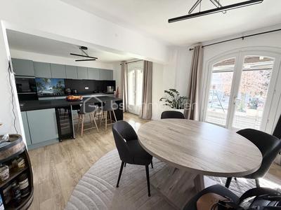 Maison - 210 m² - 8 pièces