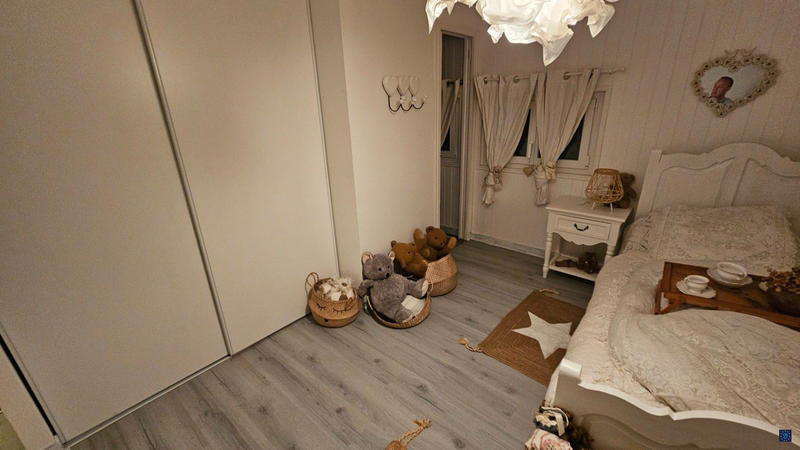 Maison - 198 m² - 7 pièces