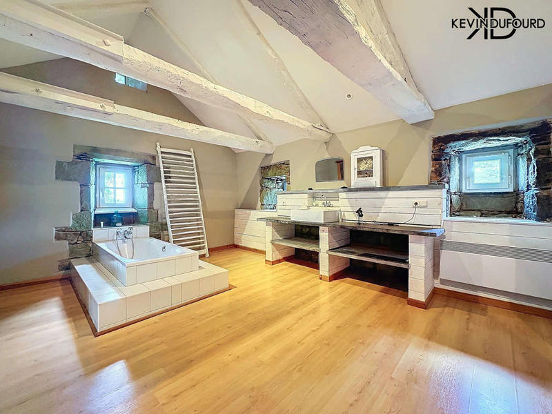 Mas - 317 m² - 11 pièces