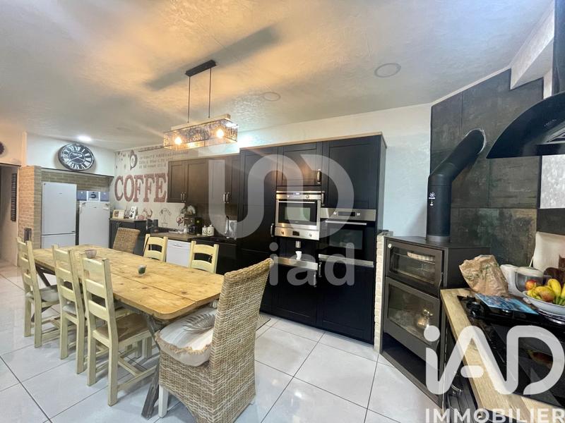 Maison - 277 m² - 8 pièces