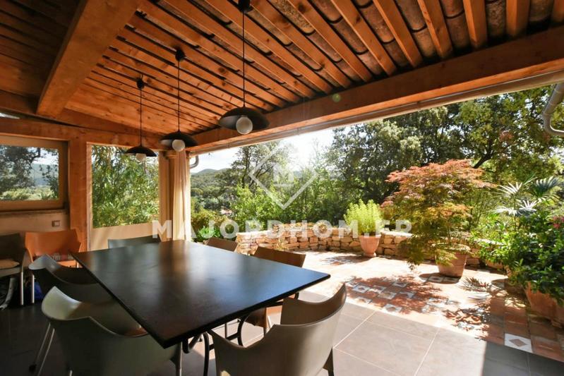 Maison - 215 m² - 7 pièces