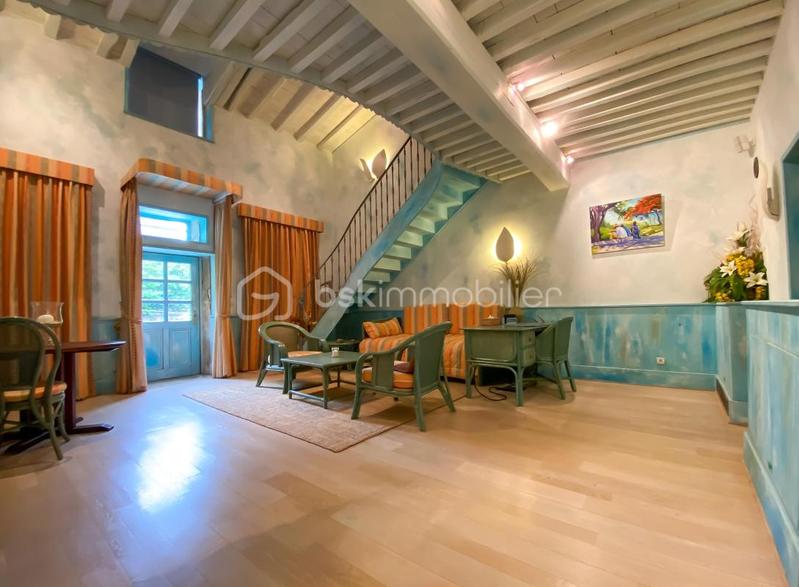 Demeure - 1 500 m² - 25 pièces