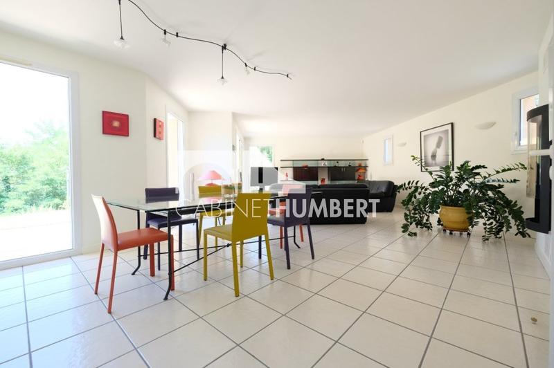 Maison - 220 m² - 7 pièces