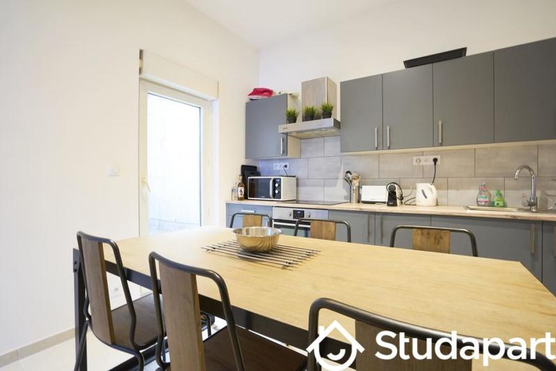 Chambre - 10 m² - 1 pièce