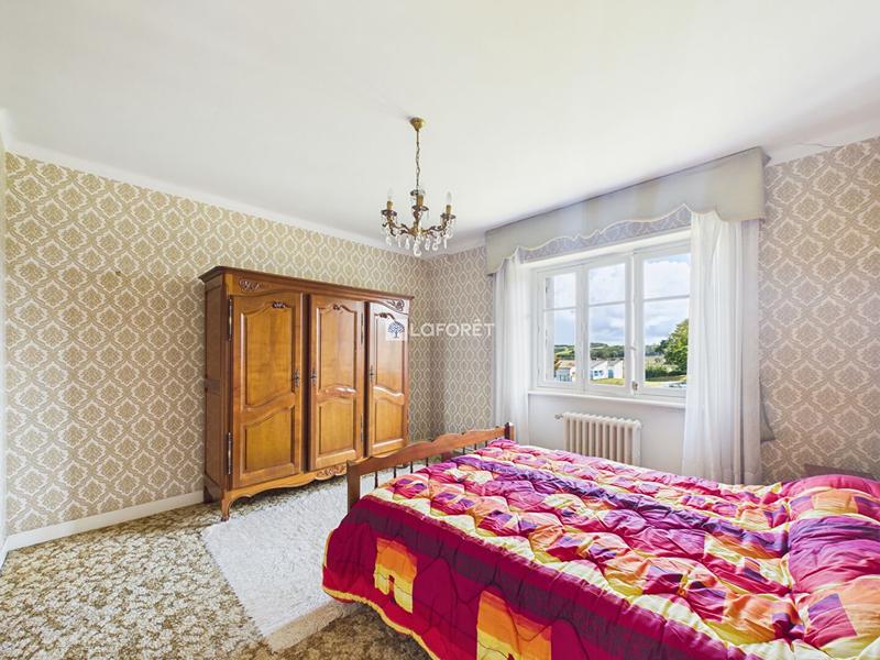 Maison traditionnelle - 222 m² - 9 pièces